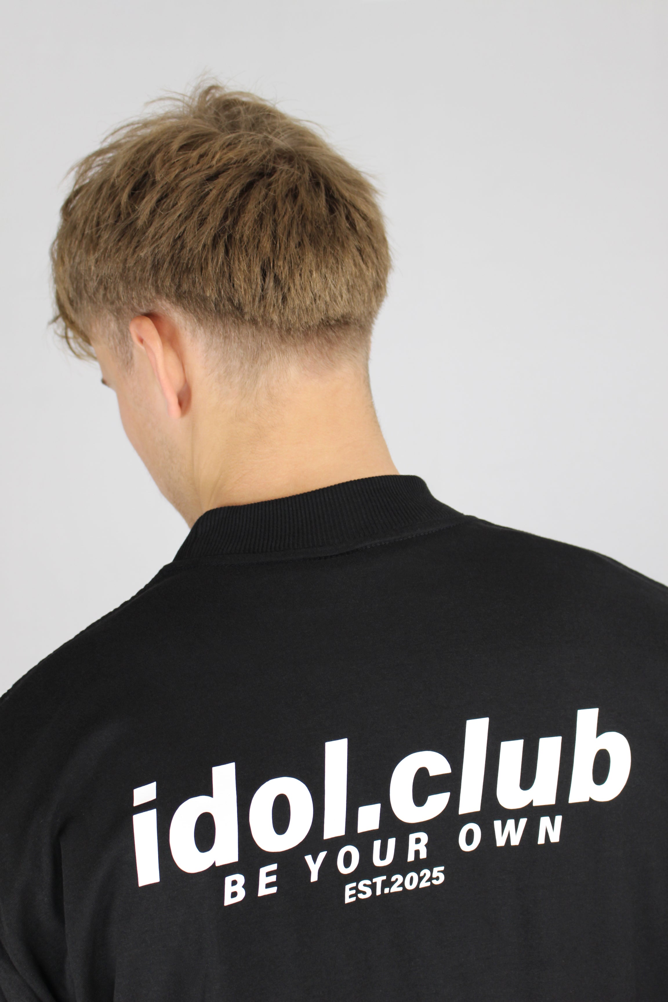 "idol.club" Pump cover - black