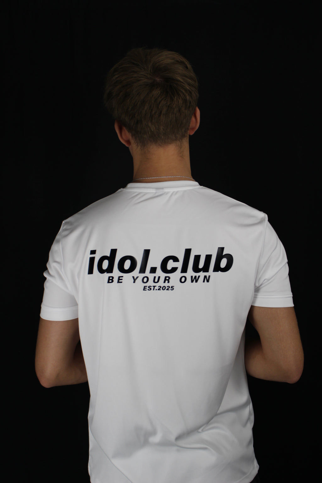 "idol.club" Performance T-Shirt - white
