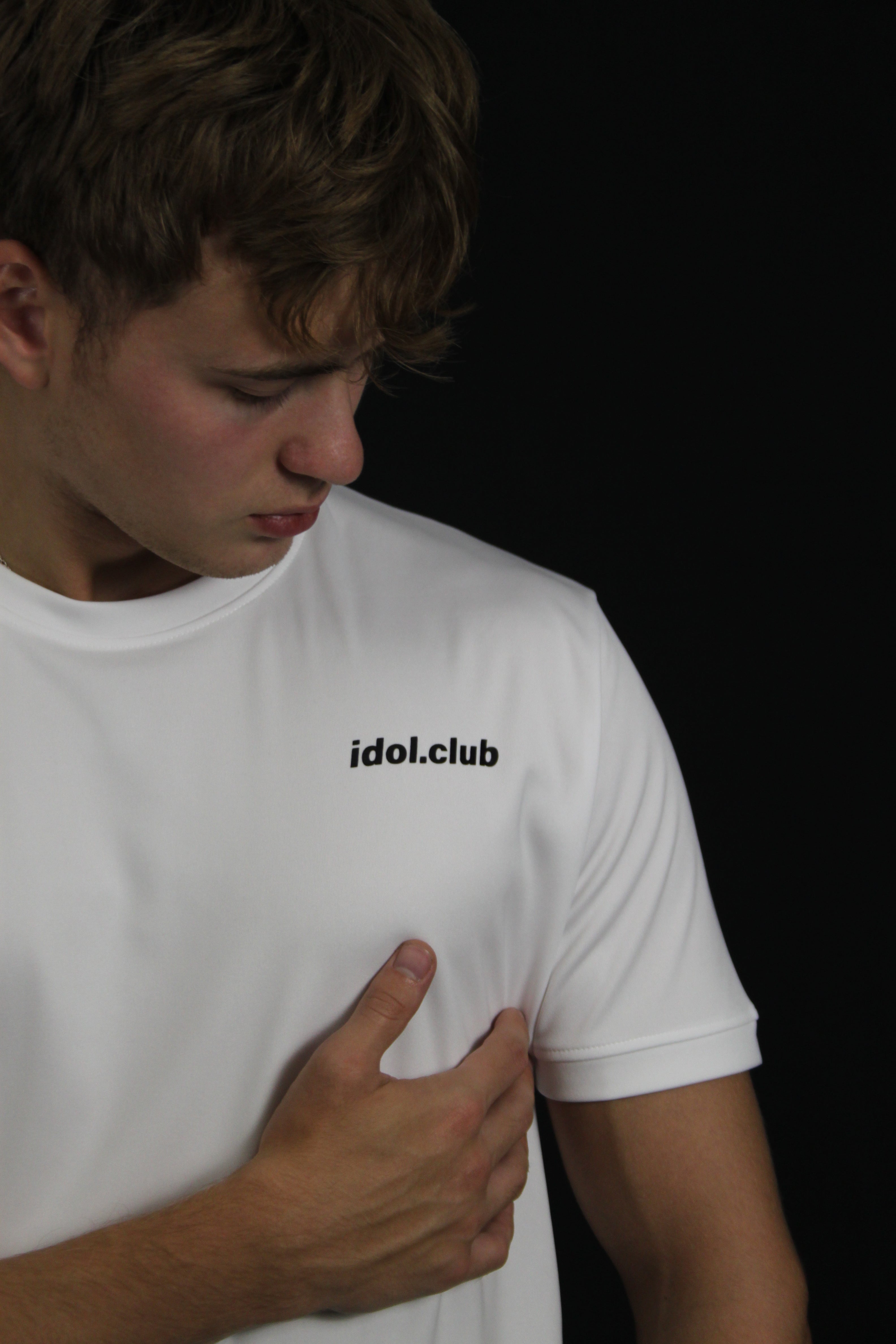"idol.club" Performance T-Shirt - white