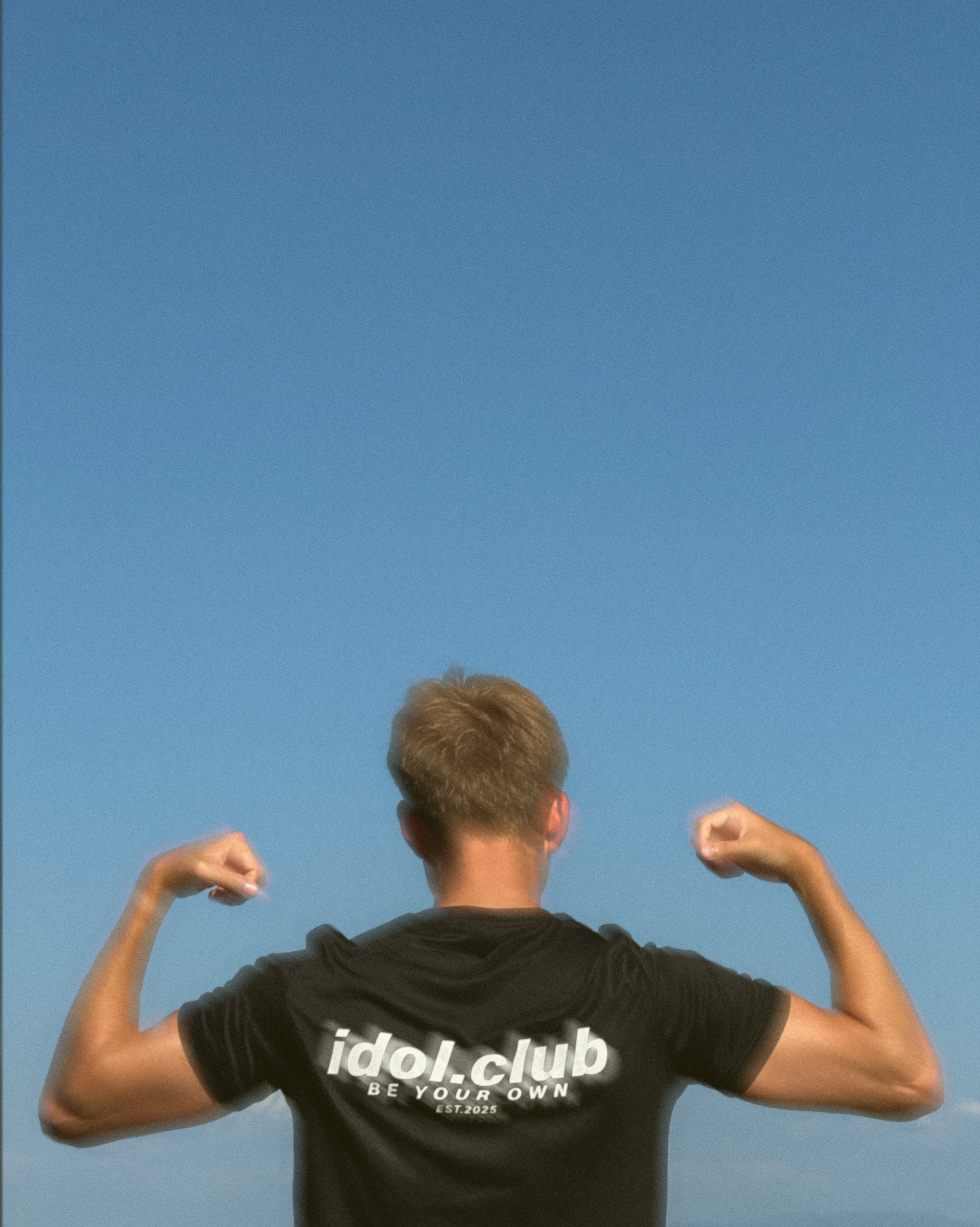 "idol.club" Performance T-Shirt - black